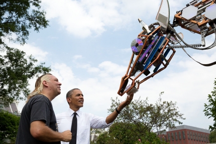 President Obama with Lindsay Lawlor and Russell the Giraffe (Official White House Photo by Pete Souza) 