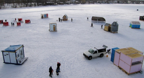 Burning Man Global Arts Grantee "Art Shanty / On Ice," 2015 (Photo courtesy of the artists)