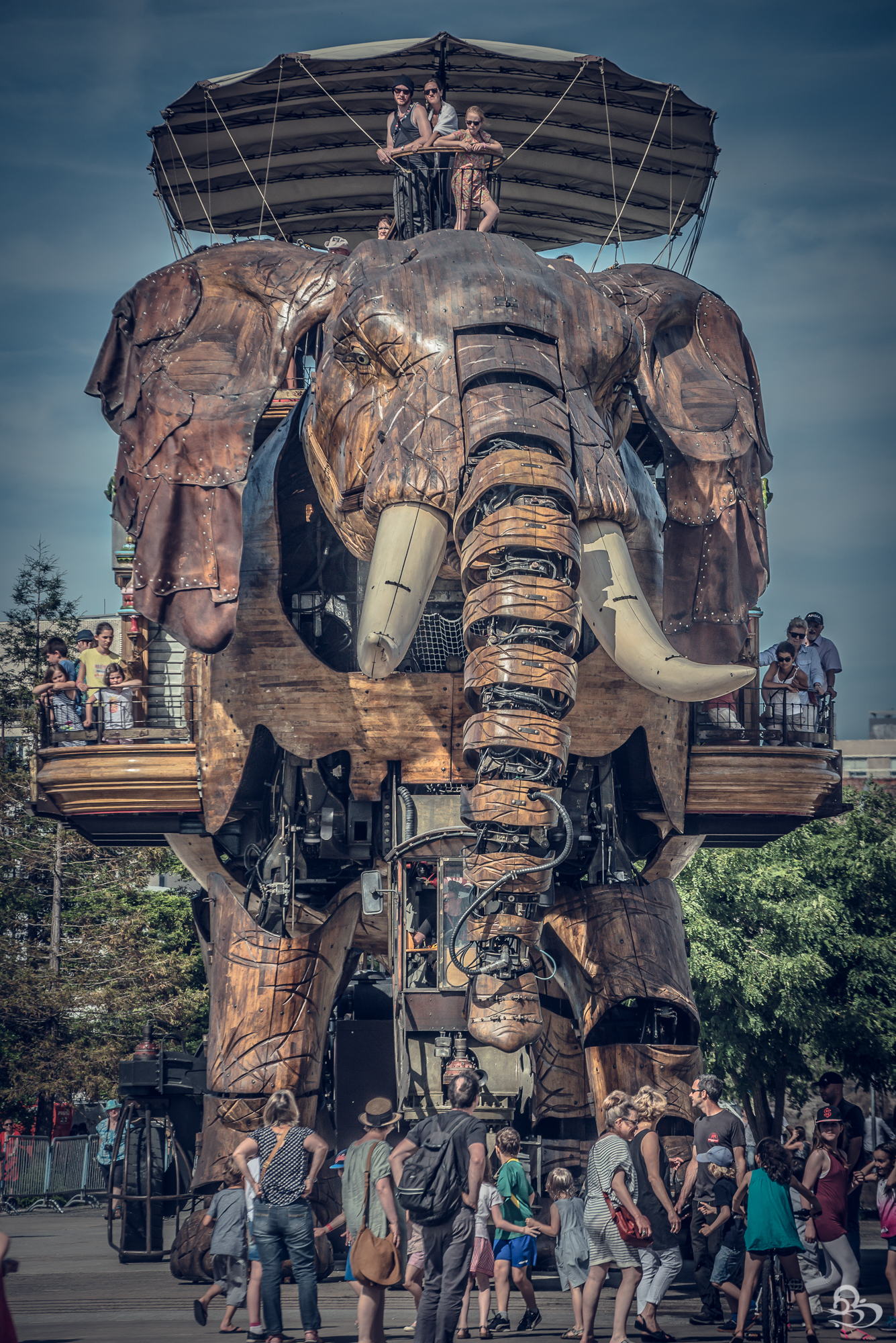 The Great Elephant on the Isle of Nantes. Artist Android Jones and partner Martha Gilbert are standing on the very top! (Photo by Gilles Bonugli Kali)